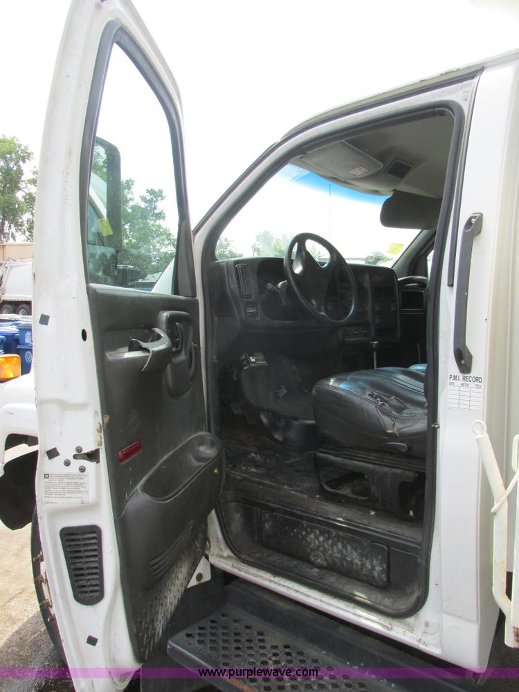image for item BS9113 2003 GMC C5500 dump truck