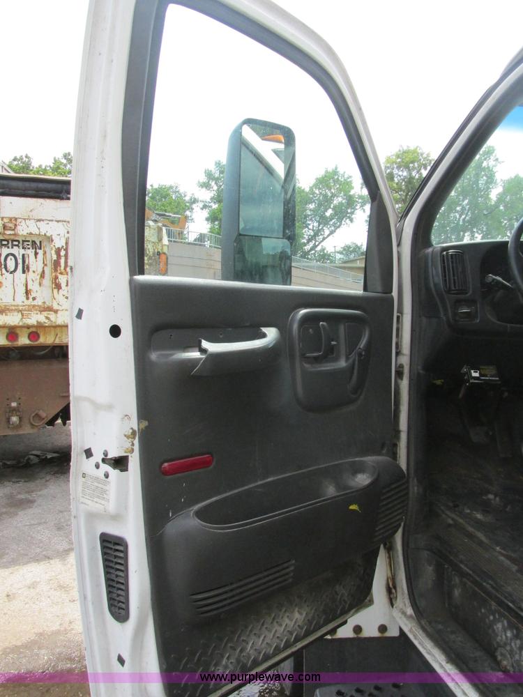 image for item BS9113 2003 GMC C5500 dump truck