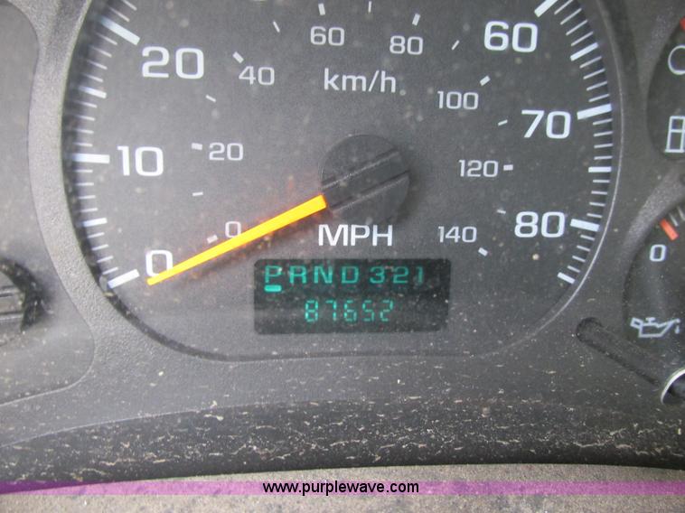 image for item BS9113 2003 GMC C5500 dump truck