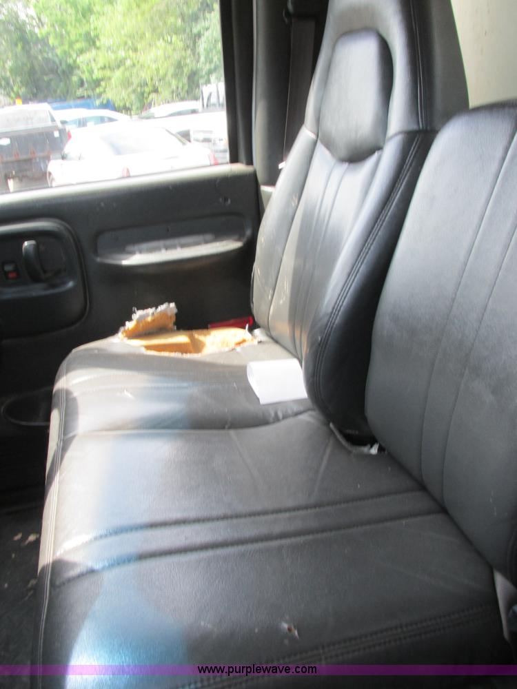 image for item BS9113 2003 GMC C5500 dump truck