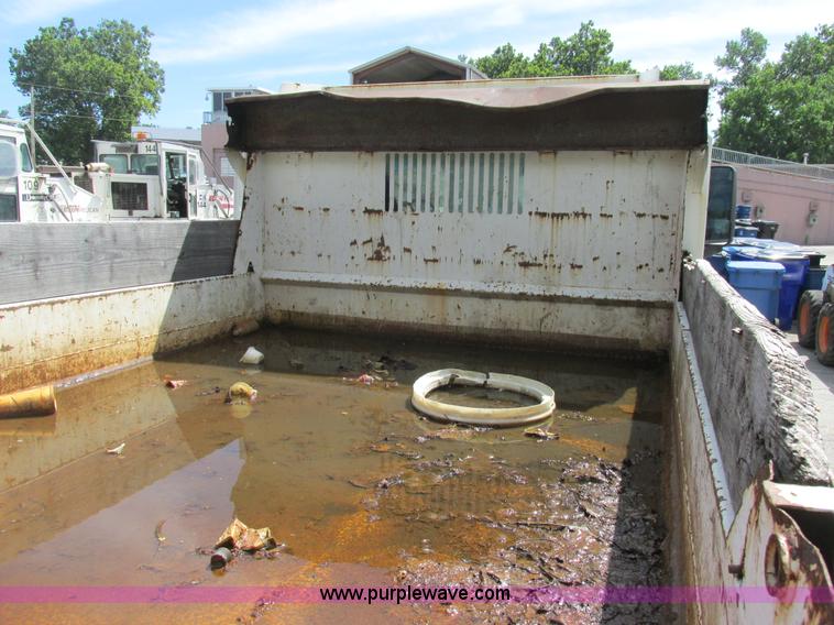 image for item BS9113 2003 GMC C5500 dump truck