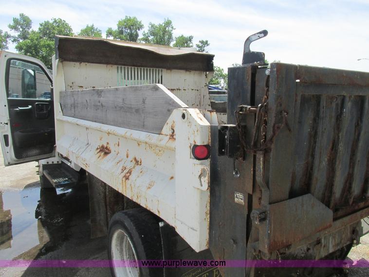 image for item BS9113 2003 GMC C5500 dump truck