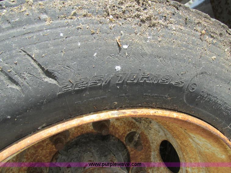 image for item BS9113 2003 GMC C5500 dump truck