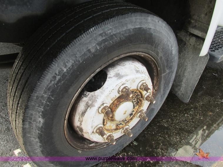 image for item BS9113 2003 GMC C5500 dump truck