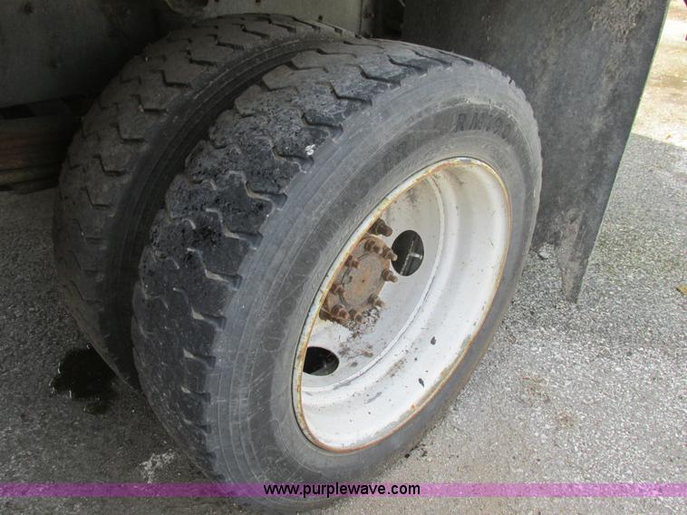 image for item BS9113 2003 GMC C5500 dump truck