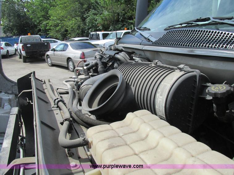 image for item BS9113 2003 GMC C5500 dump truck