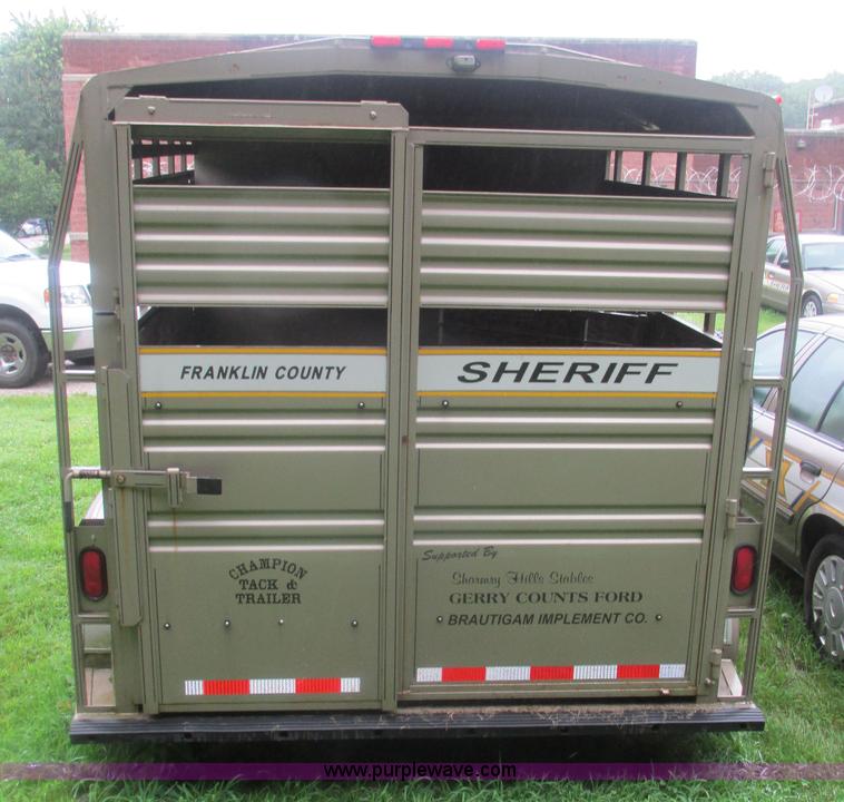 image for item BS9128 1997 Titan horse trailer
