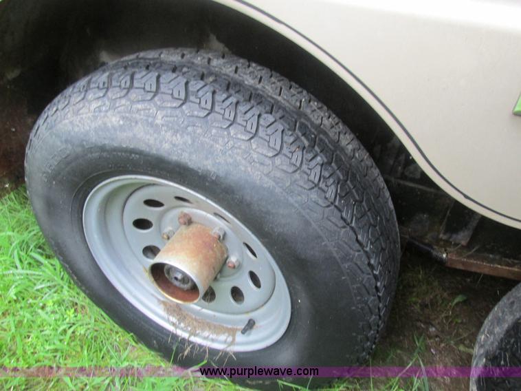 image for item BS9128 1997 Titan horse trailer