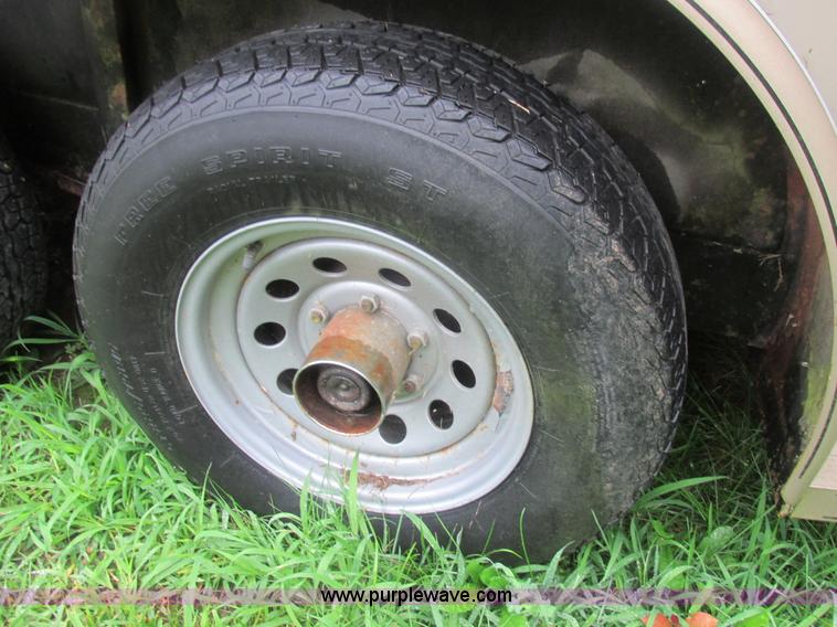 image for item BS9128 1997 Titan horse trailer