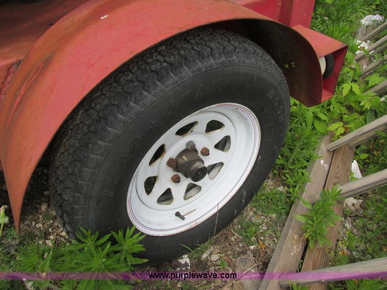 image for item BS9173 2006 Giant-vac 112 leaf vacuum