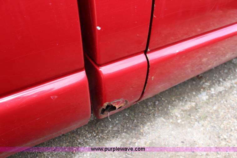 image for item F7966 1998 Chevrolet S10 pickup truck