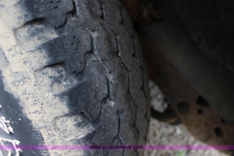 image for item F7966 1998 Chevrolet S10 pickup truck