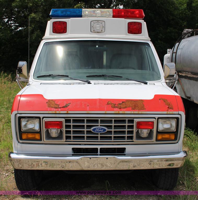 image for item F7971 1991 Ford Econoline E350 ambulance
