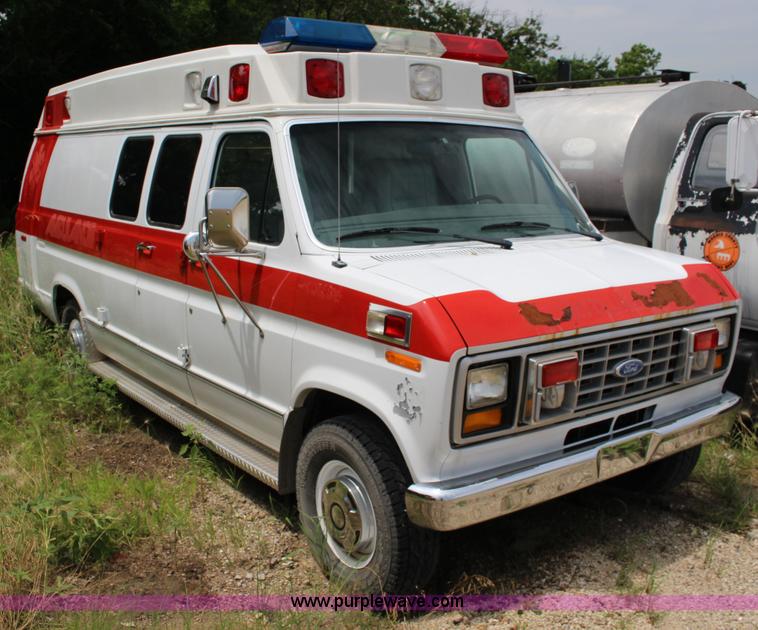 image for item F7971 1991 Ford Econoline E350 ambulance