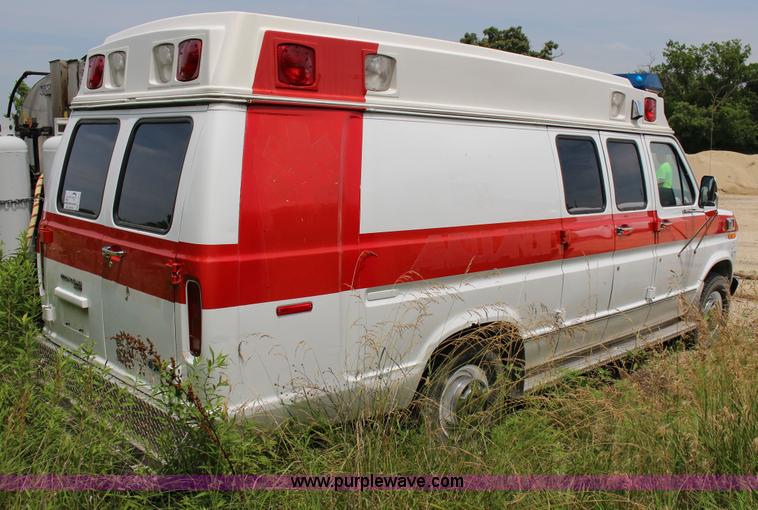 image for item F7971 1991 Ford Econoline E350 ambulance