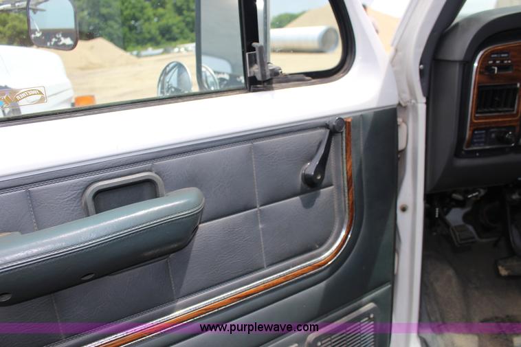 image for item F7971 1991 Ford Econoline E350 ambulance