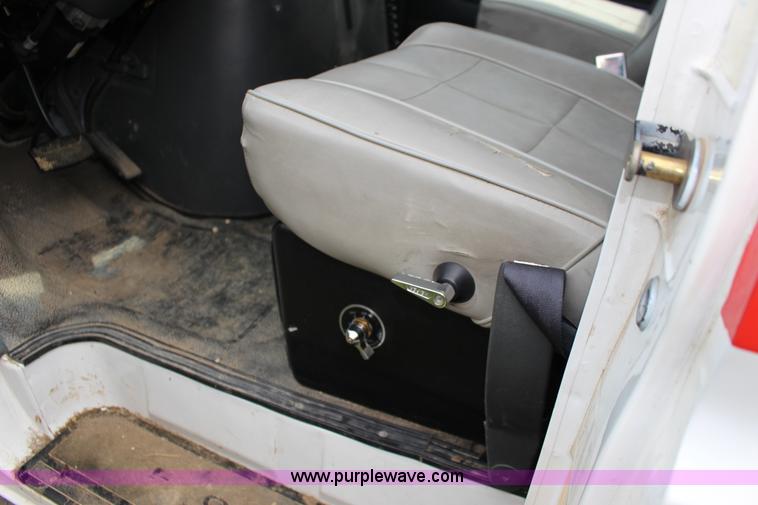 image for item F7971 1991 Ford Econoline E350 ambulance