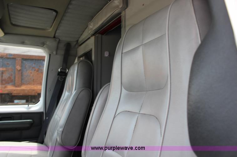 image for item F7971 1991 Ford Econoline E350 ambulance