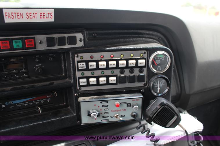 image for item F7971 1991 Ford Econoline E350 ambulance