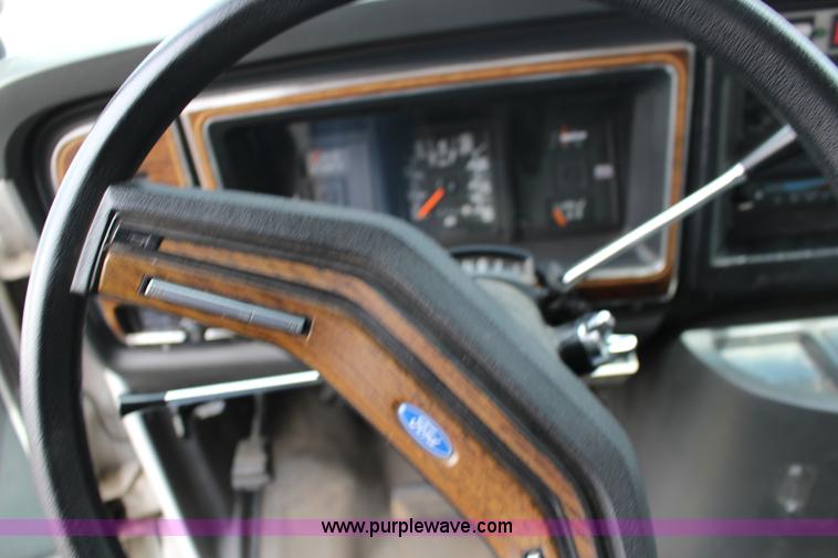 image for item F7971 1991 Ford Econoline E350 ambulance