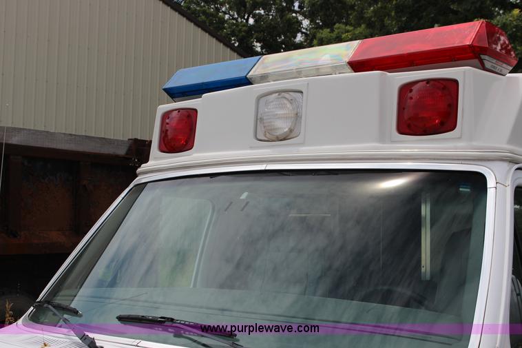 image for item F7971 1991 Ford Econoline E350 ambulance