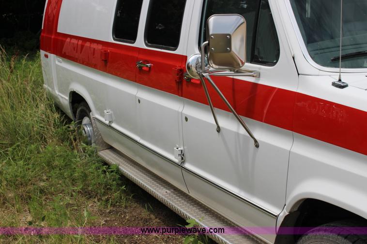 image for item F7971 1991 Ford Econoline E350 ambulance