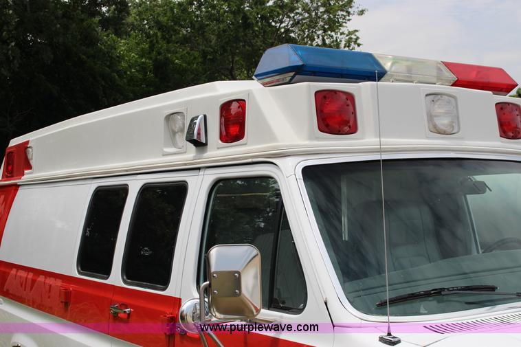 image for item F7971 1991 Ford Econoline E350 ambulance
