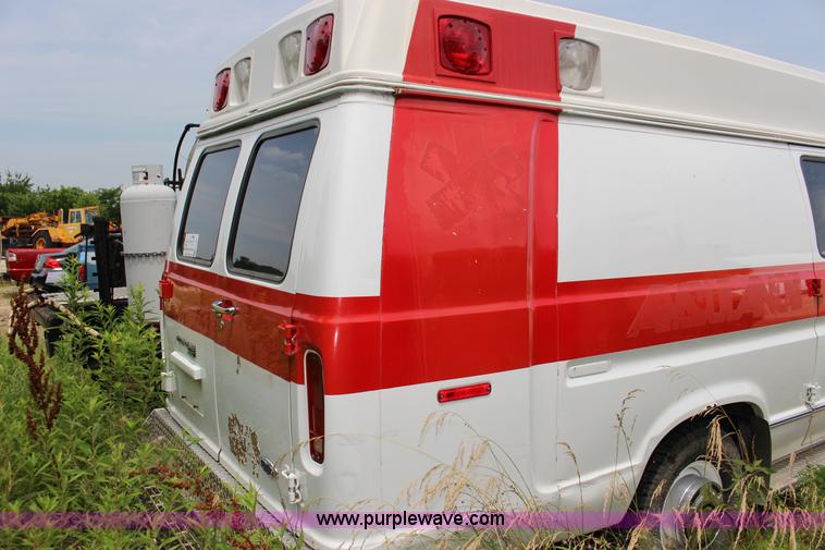 image for item F7971 1991 Ford Econoline E350 ambulance