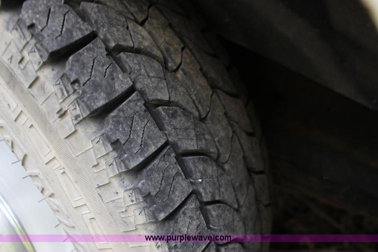 image for item F7971 1991 Ford Econoline E350 ambulance