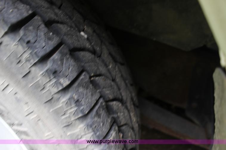 image for item F7971 1991 Ford Econoline E350 ambulance