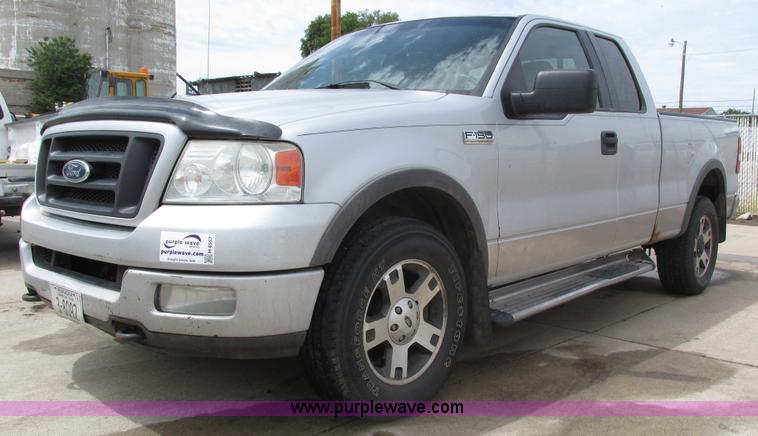 image for item H4557 2004 Ford F150 FX4 SuperCab pickup truck
