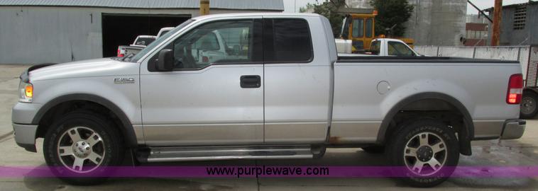 image for item H4557 2004 Ford F150 FX4 SuperCab pickup truck