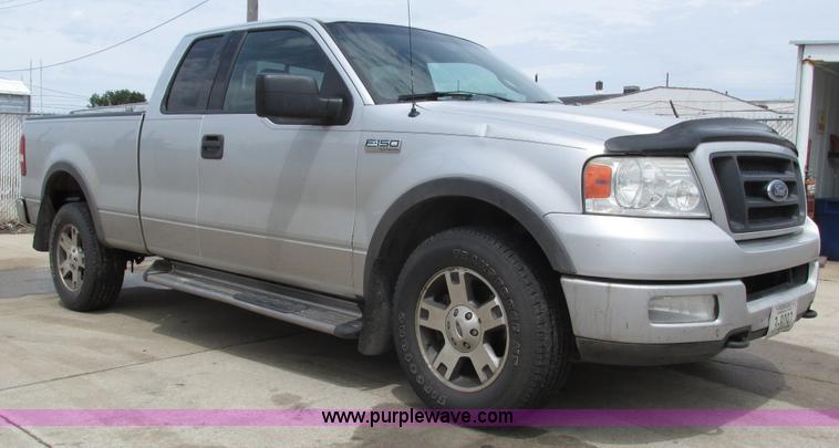 image for item H4557 2004 Ford F150 FX4 SuperCab pickup truck