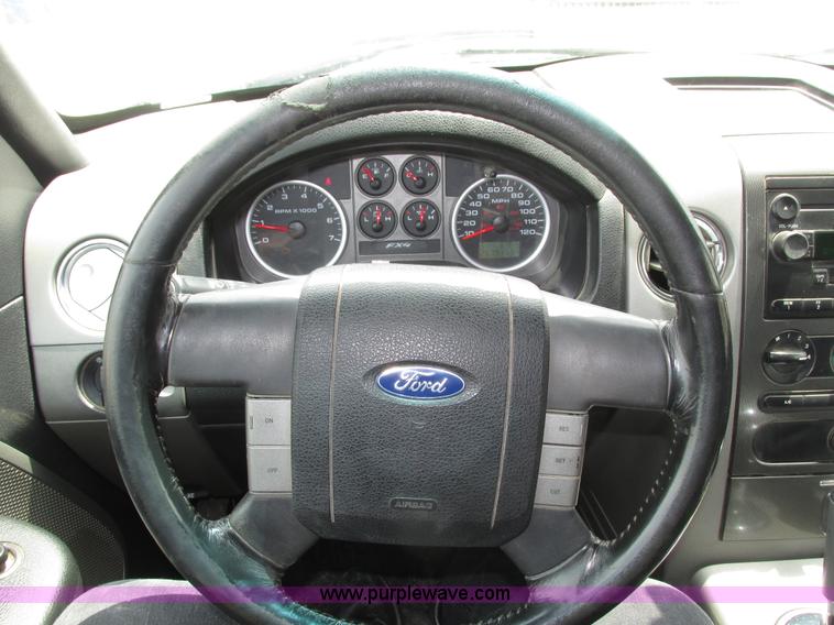 image for item H4557 2004 Ford F150 FX4 SuperCab pickup truck