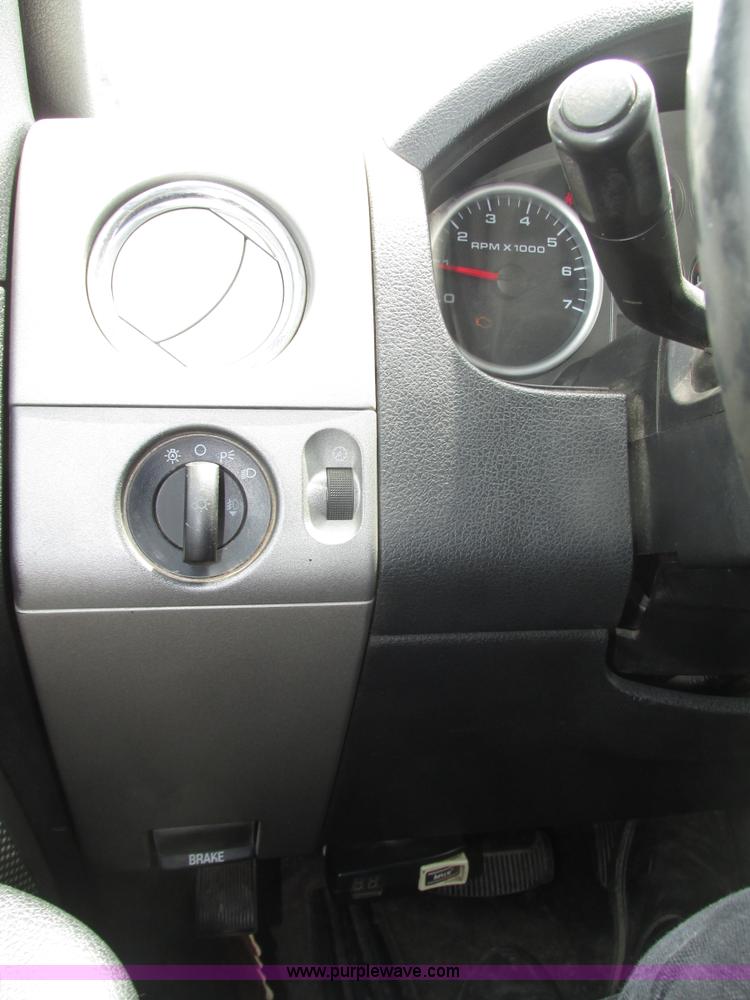 image for item H4557 2004 Ford F150 FX4 SuperCab pickup truck