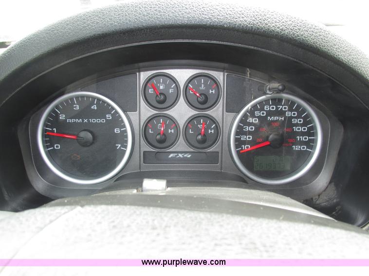 image for item H4557 2004 Ford F150 FX4 SuperCab pickup truck