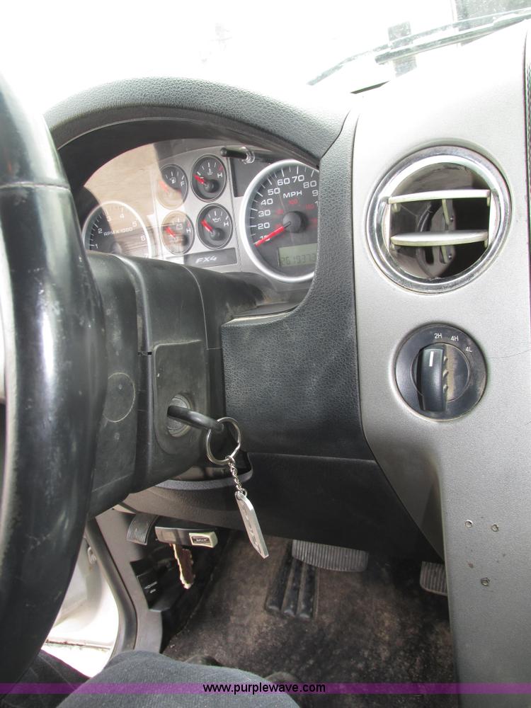 image for item H4557 2004 Ford F150 FX4 SuperCab pickup truck