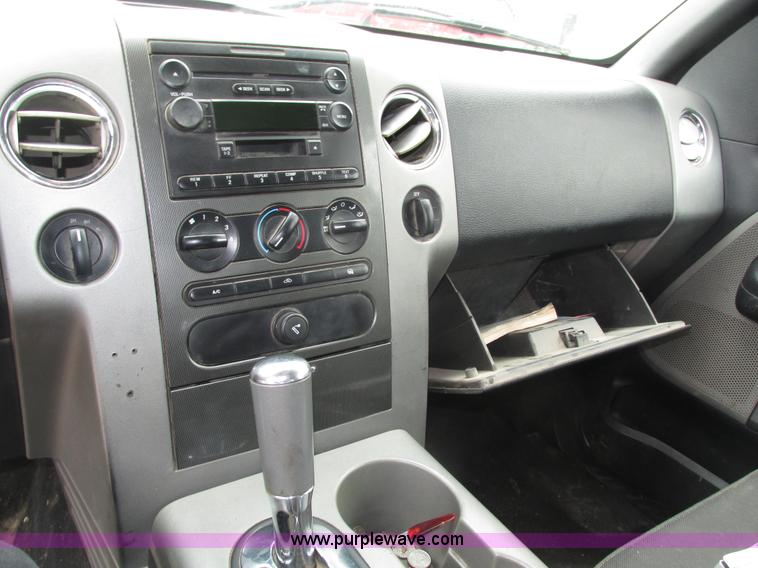 image for item H4557 2004 Ford F150 FX4 SuperCab pickup truck