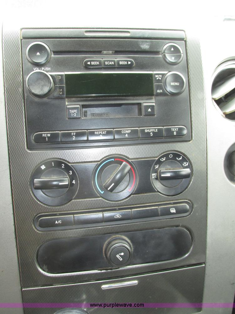 image for item H4557 2004 Ford F150 FX4 SuperCab pickup truck