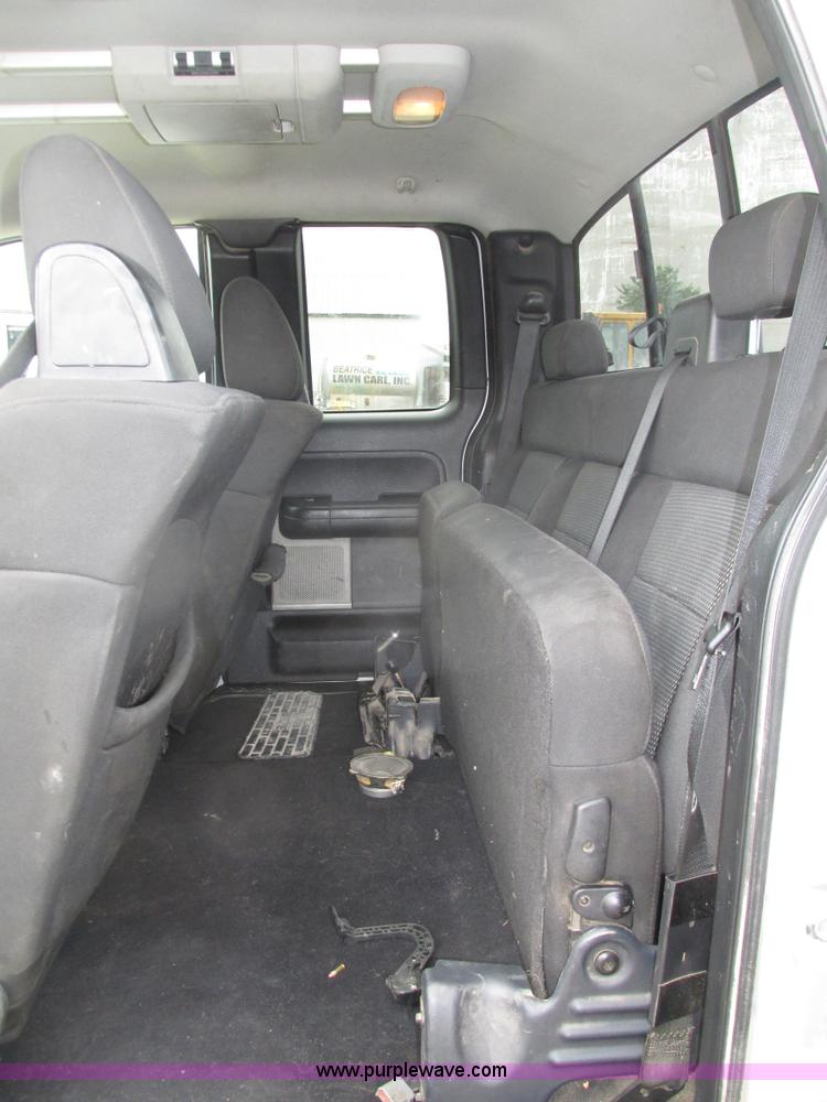 image for item H4557 2004 Ford F150 FX4 SuperCab pickup truck