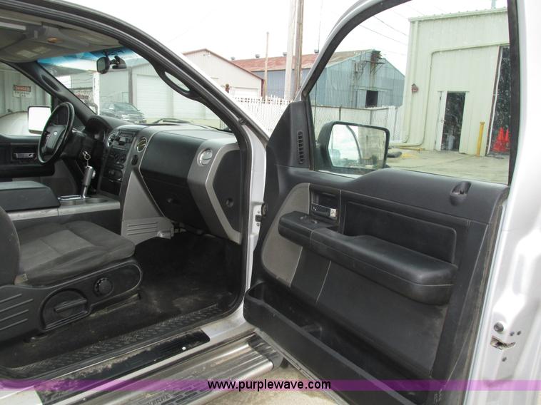 image for item H4557 2004 Ford F150 FX4 SuperCab pickup truck