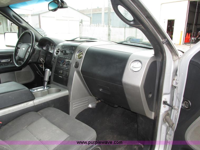 image for item H4557 2004 Ford F150 FX4 SuperCab pickup truck