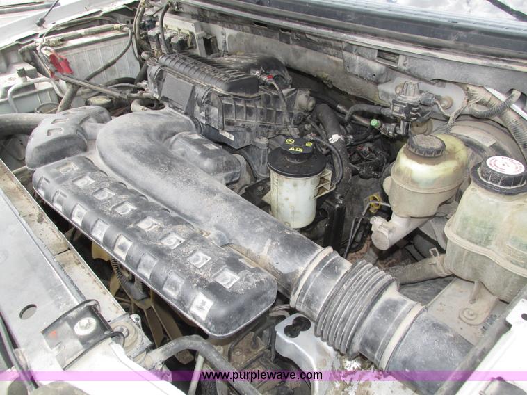 image for item H4557 2004 Ford F150 FX4 SuperCab pickup truck