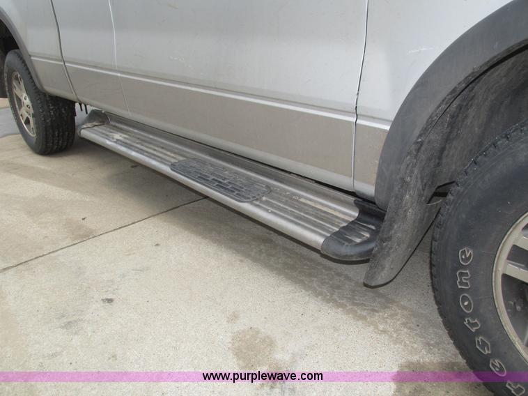 image for item H4557 2004 Ford F150 FX4 SuperCab pickup truck