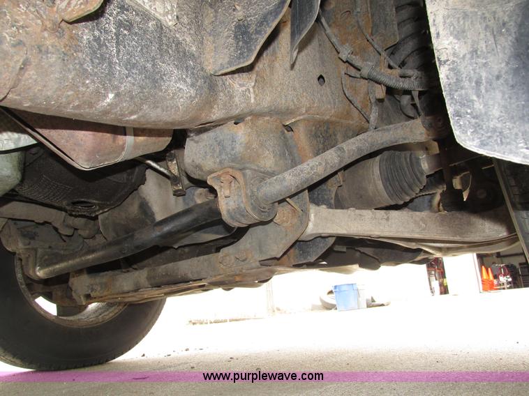 image for item H4557 2004 Ford F150 FX4 SuperCab pickup truck