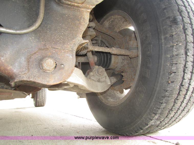 image for item H4557 2004 Ford F150 FX4 SuperCab pickup truck