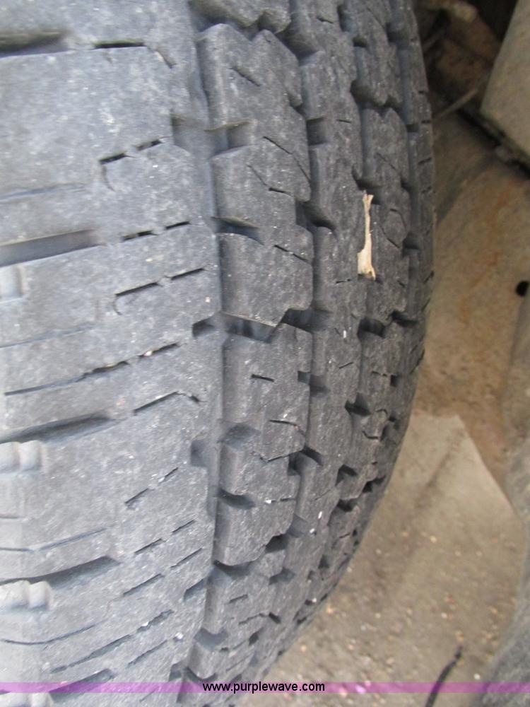 image for item H4557 2004 Ford F150 FX4 SuperCab pickup truck