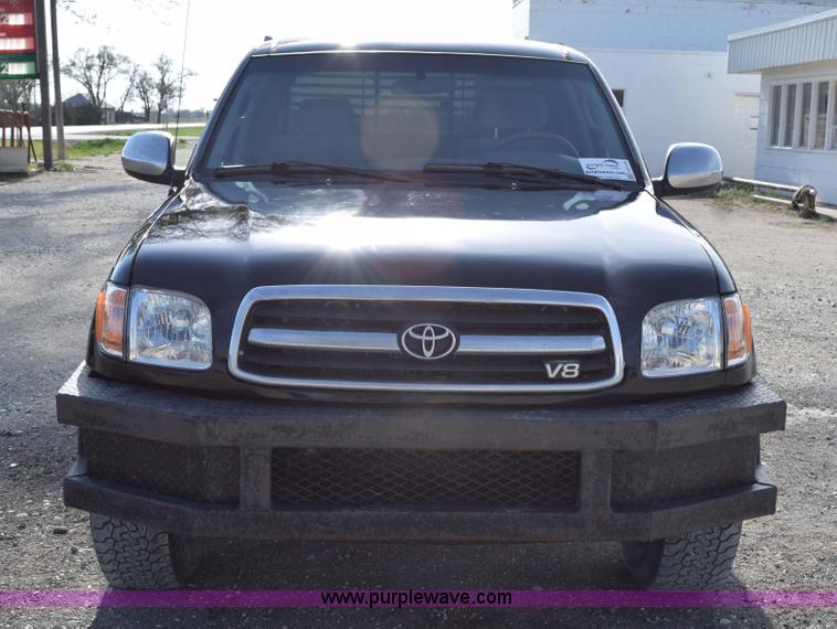 image for item H5119 2003 Toyota Tundra SR5 Access Cab flatbed pickup truck