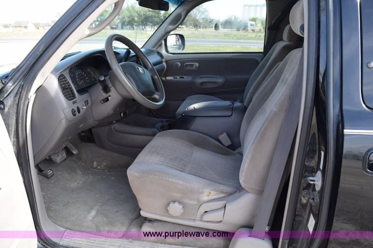 image for item H5119 2003 Toyota Tundra SR5 Access Cab flatbed pickup truck