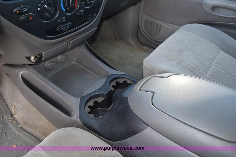 image for item H5119 2003 Toyota Tundra SR5 Access Cab flatbed pickup truck